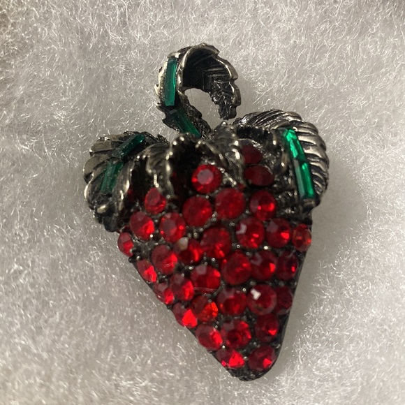 Vintage Rare Pell rhinestone strawberry brooch